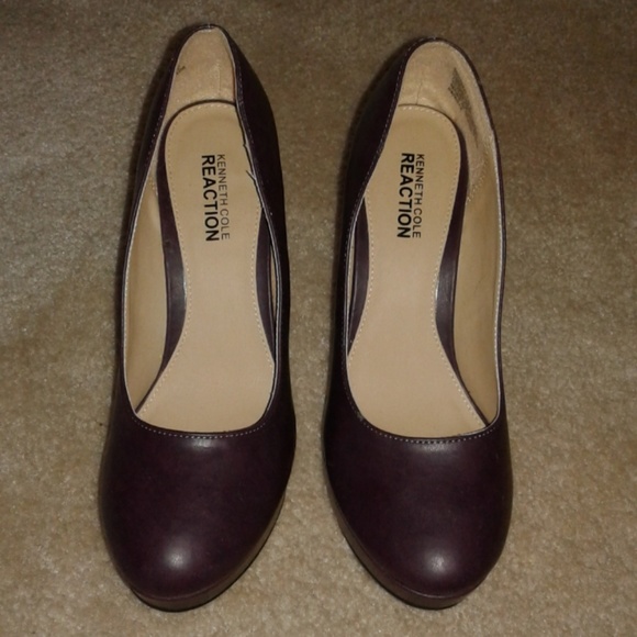 Kenneth Cole Reaction Plum Heels - Picture 2 of 4